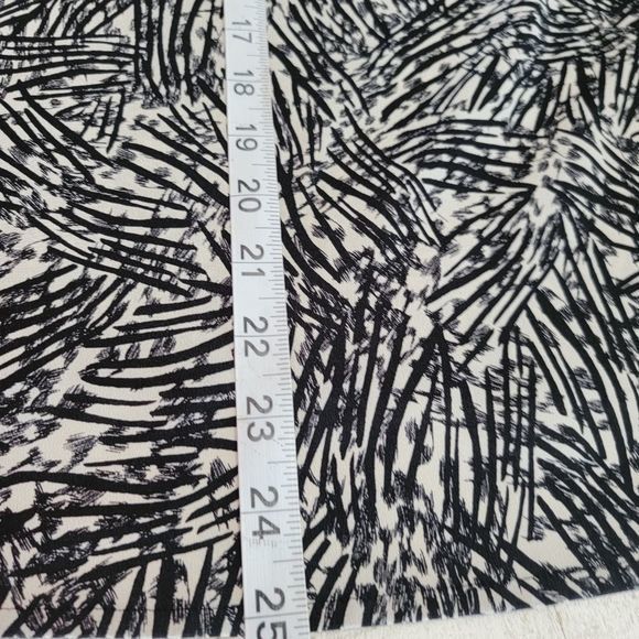 Mossimo black white print sleeveless wide straps ruffle neck Camisole size XL - Picture 3 of 5